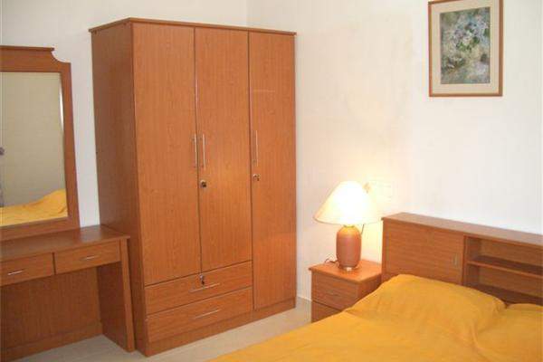  oriental gardens Living Area