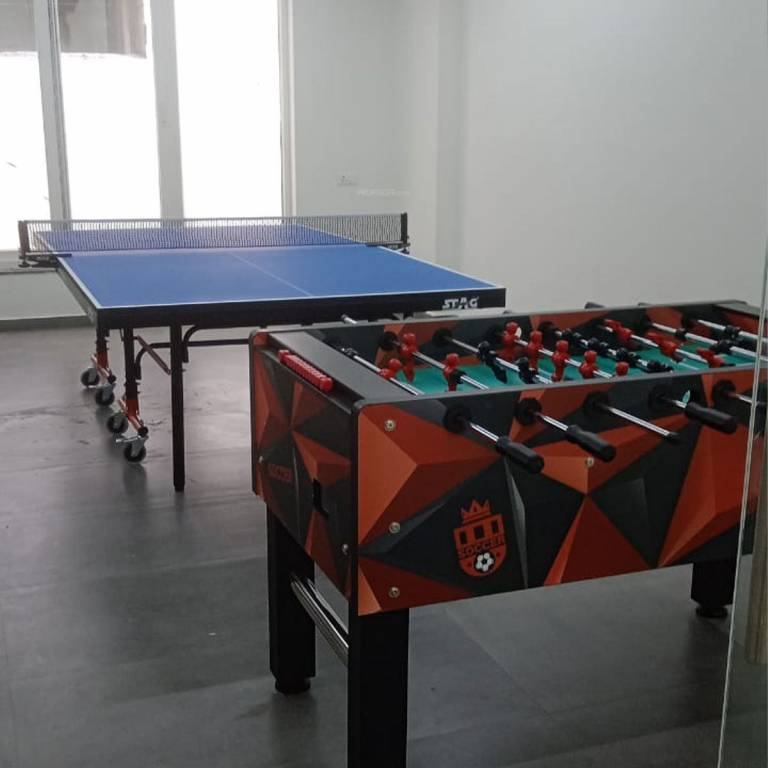  emerald square Indoor Games