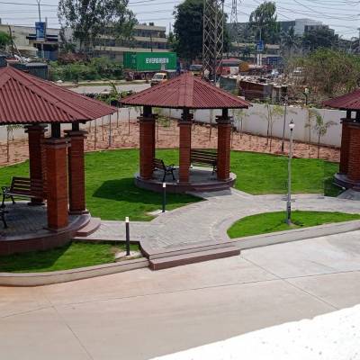  emerald-square Others