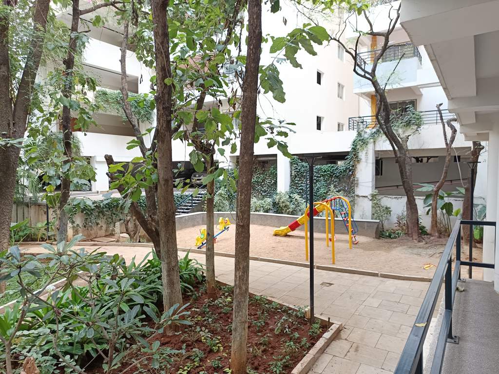 around the grove Children's play area