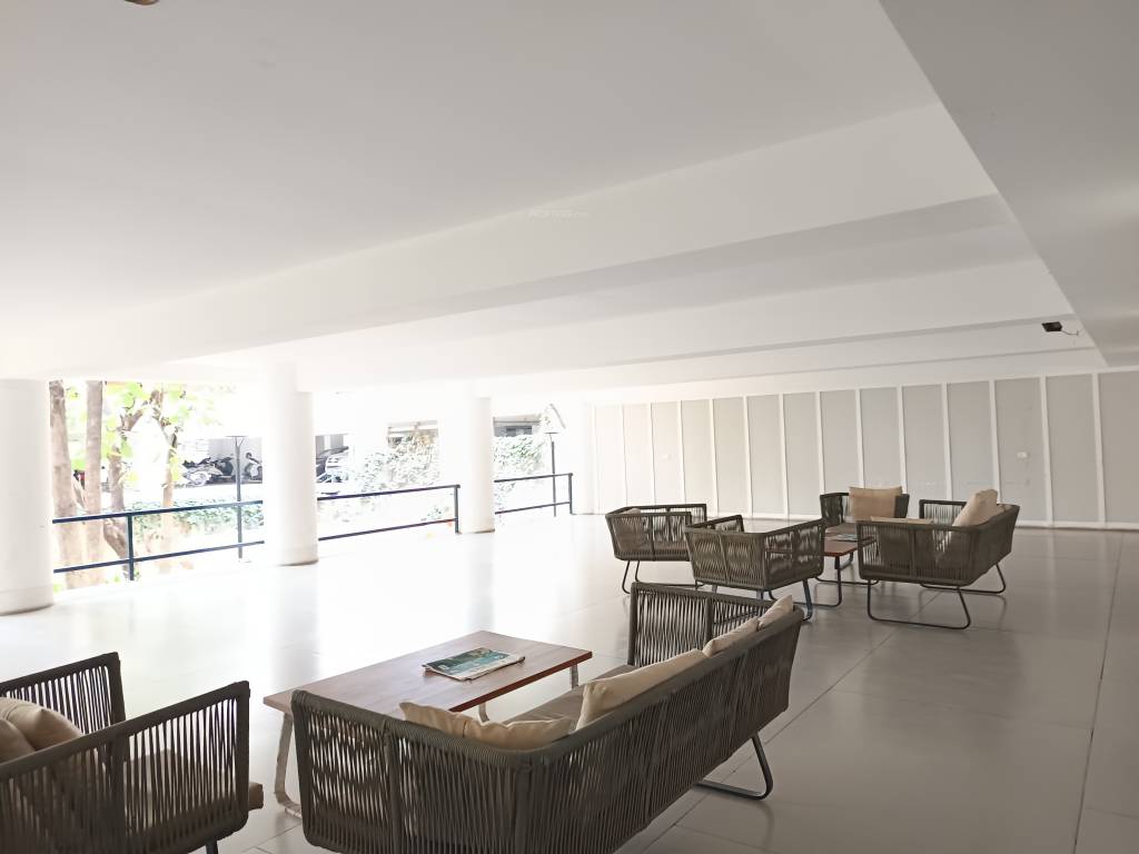 around the grove Waiting Lounge