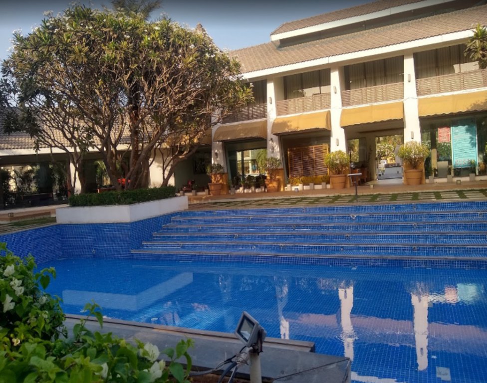 lake palace Swimming Pool