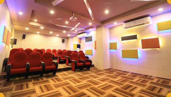 Mini Theatre buildwell Mini Theatre