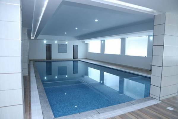  habitat Swimming Pool