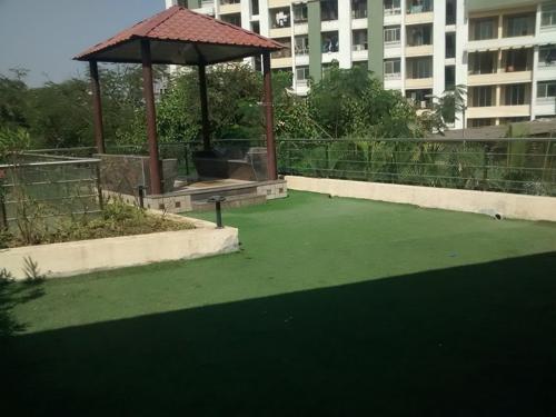  greenwoods-building-1 Landscaped Gardens