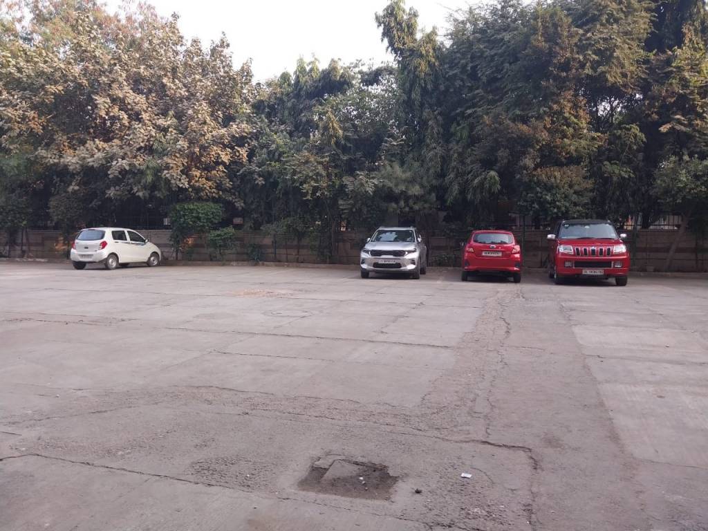  everest apartment Car Parking