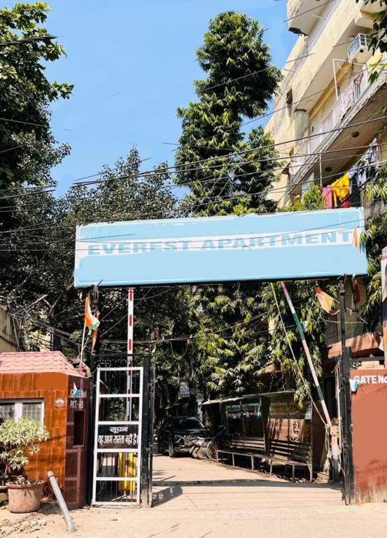  everest apartment Entrance Gate Security Cabin
