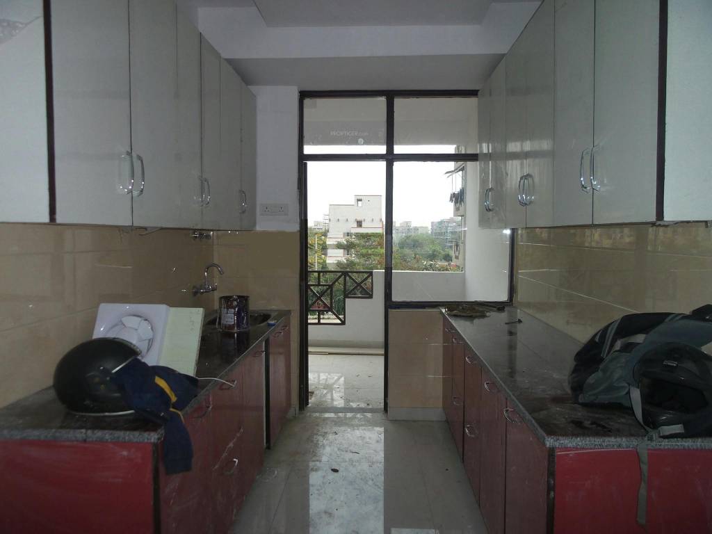  everest apartment Kitchen