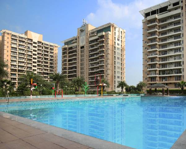 twin-tower Swimming Pool