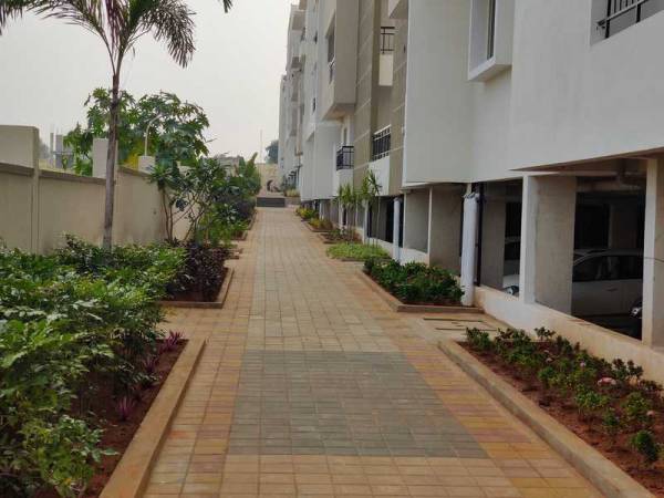 Jogging Track gomati-iris Jogging Track