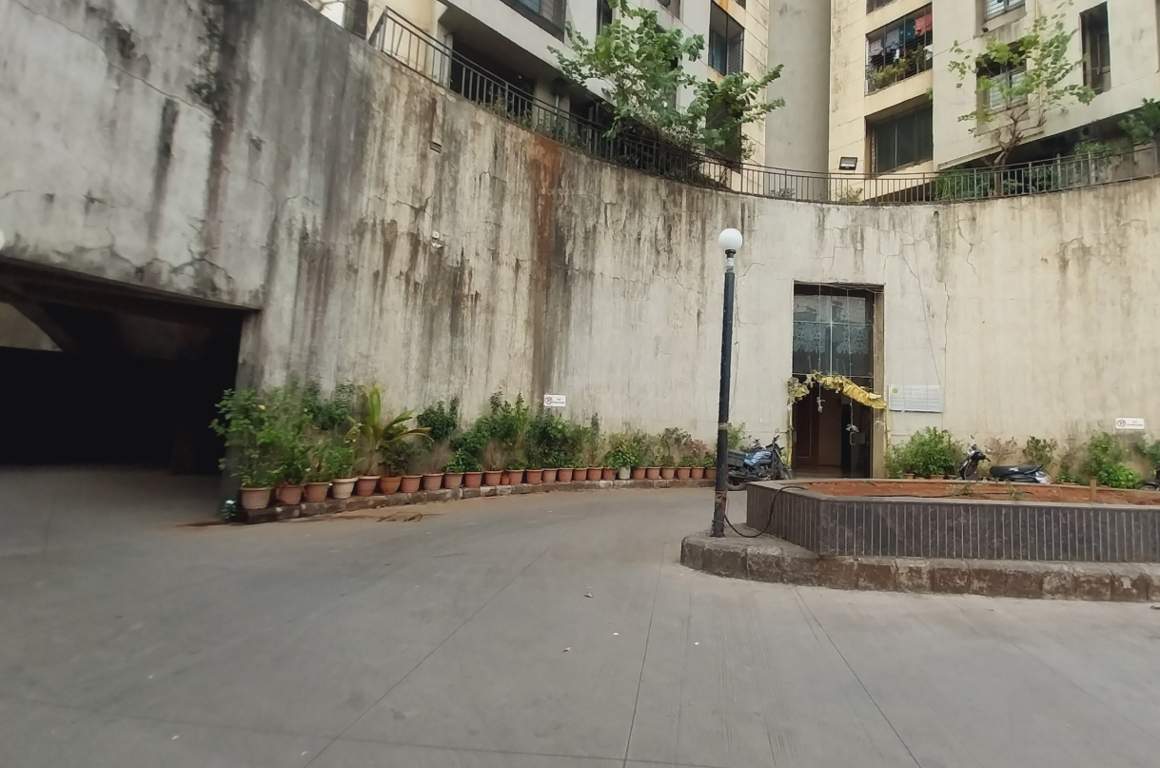  living point Car Parking