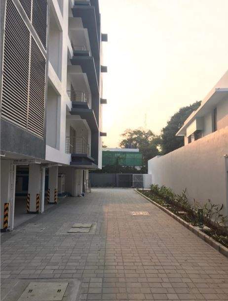  vitaliya Paved Compound