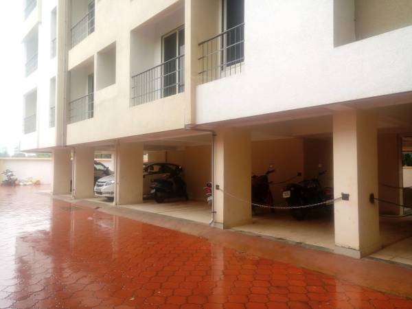  pearl-c Closed Car Parking