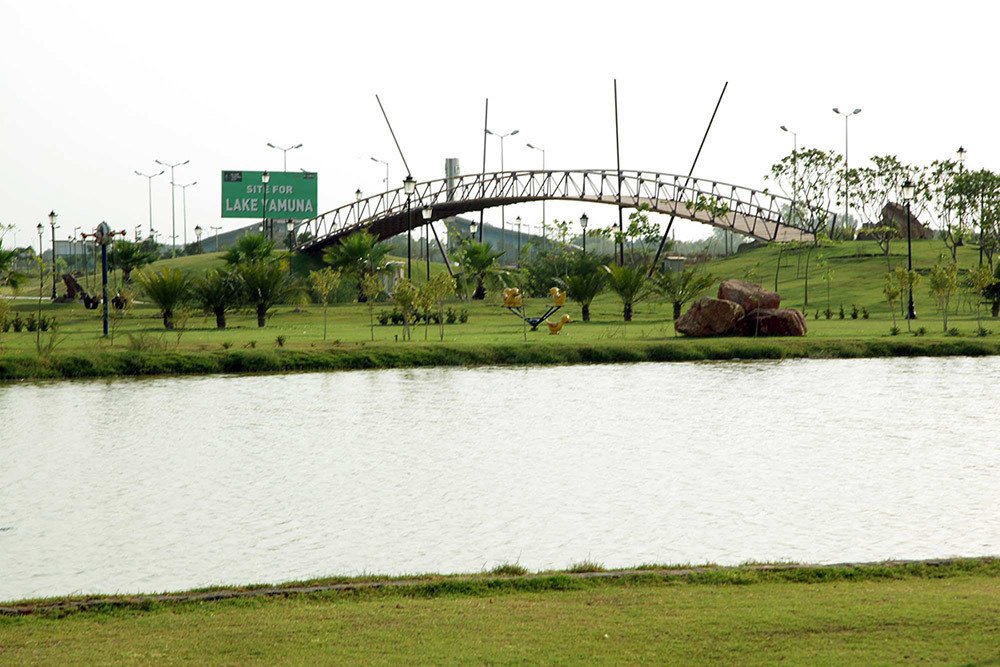  gaur yamuna city Others