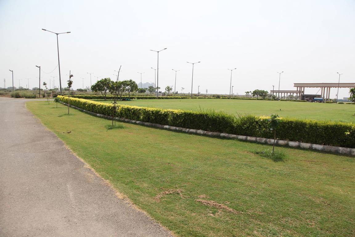  gaur yamuna city Others