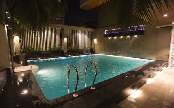  emerald Swimming Pool