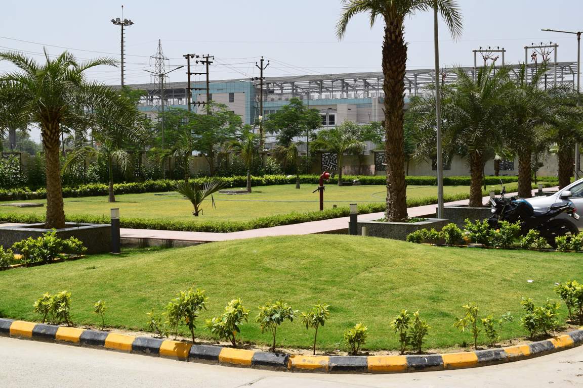 Images for Amenities of Maxblis White House III