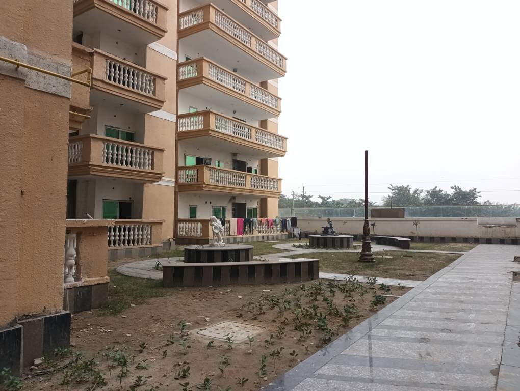  vilaasa Senior Citizen Sitout