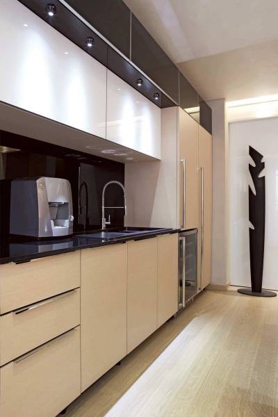 Images for Main Other of Kara One Crest