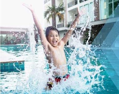  leela-grandeur Swimming Pool