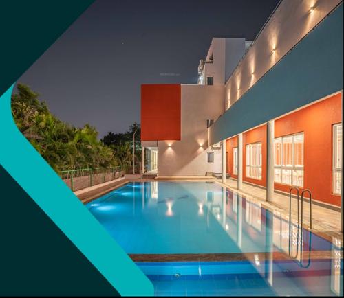  vistas-tower-d-to-f Swimming Pool