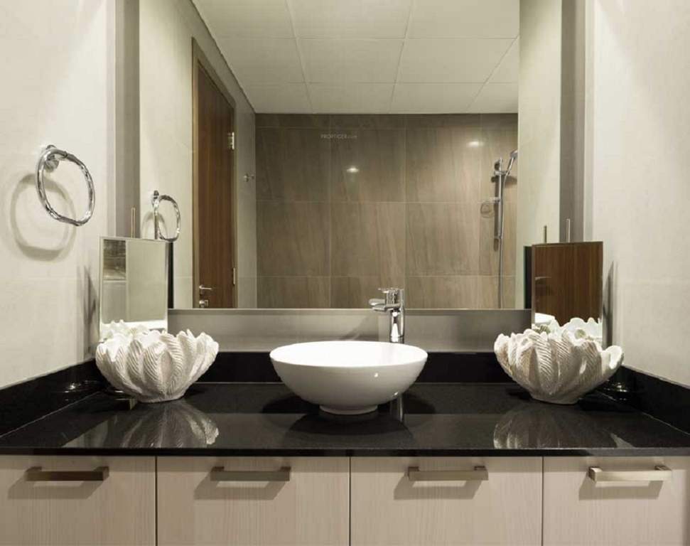  la riviera apartments Bathroom