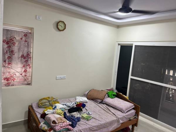  solitaire-pride Bedroom