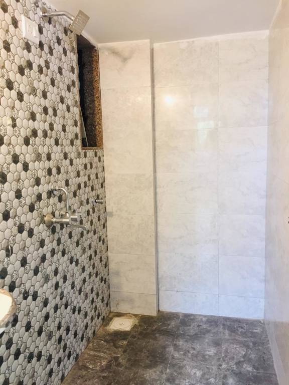  aangan Bathroom