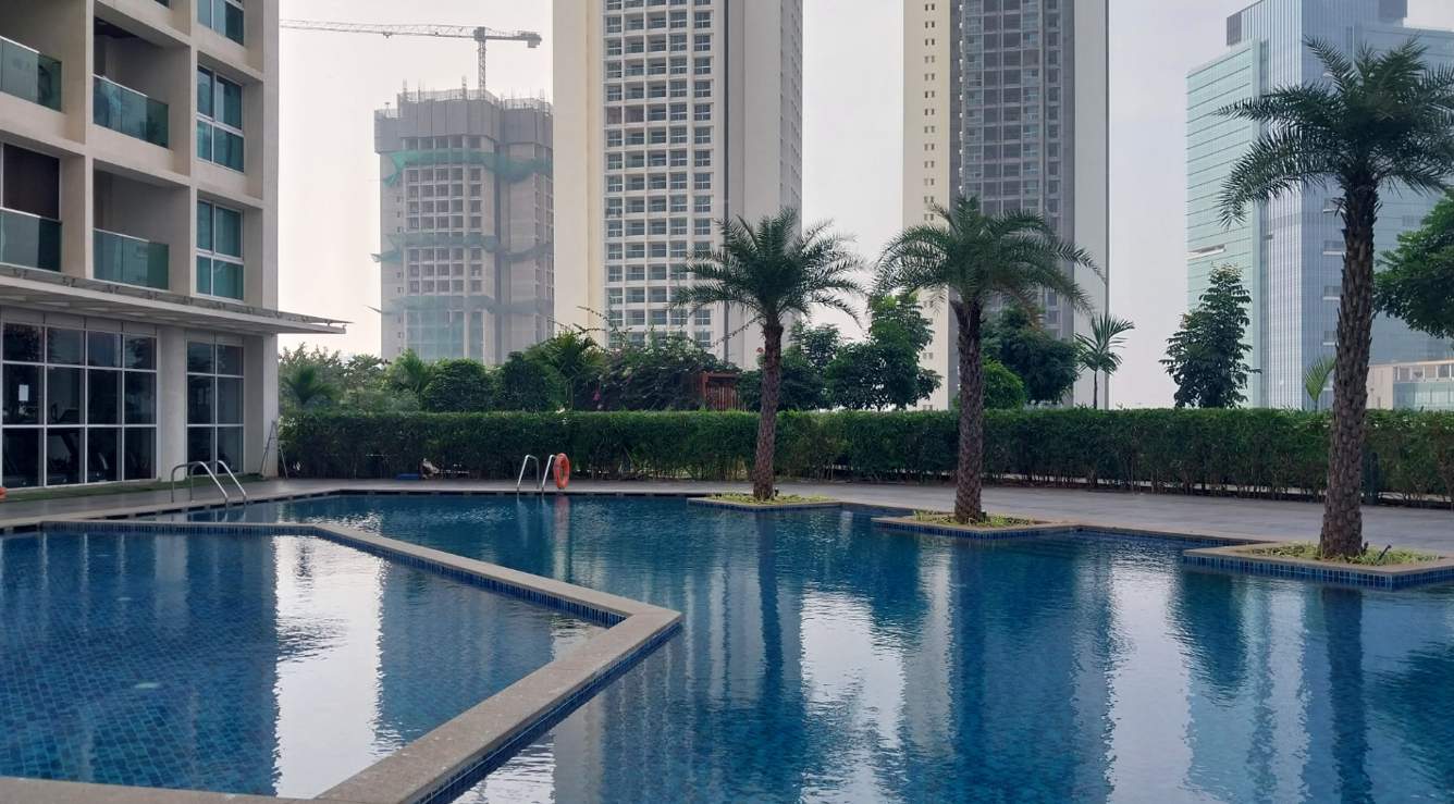  q residences r3 Swimming Pool