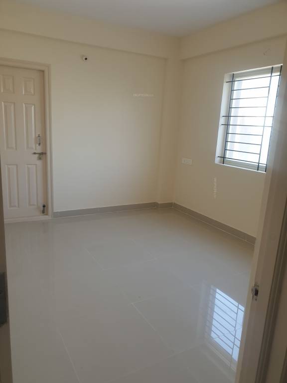  solitaire phase 1 Bedroom