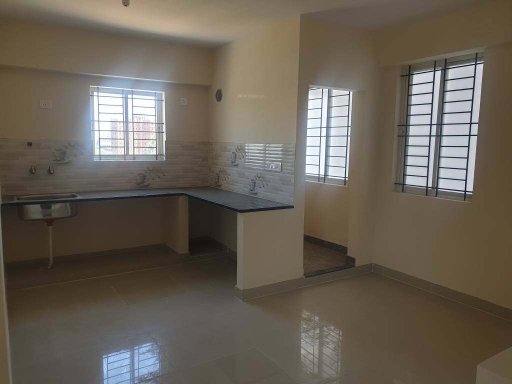  solitaire phase 1 Living Area