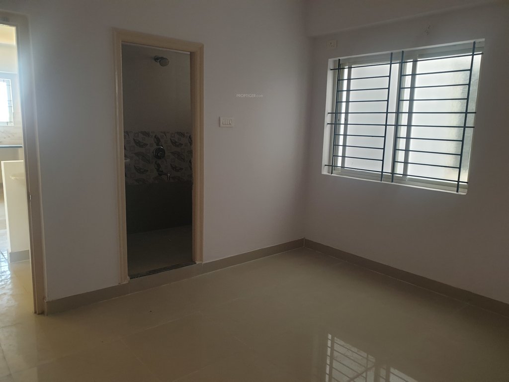  solitaire phase 1 Living Area