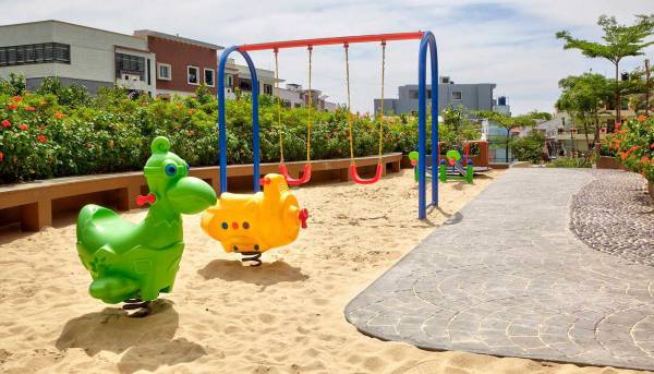  upper-crest Children's play area