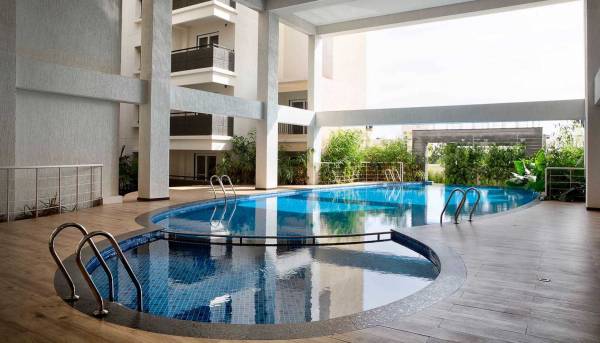  upper-crest Swimming Pool