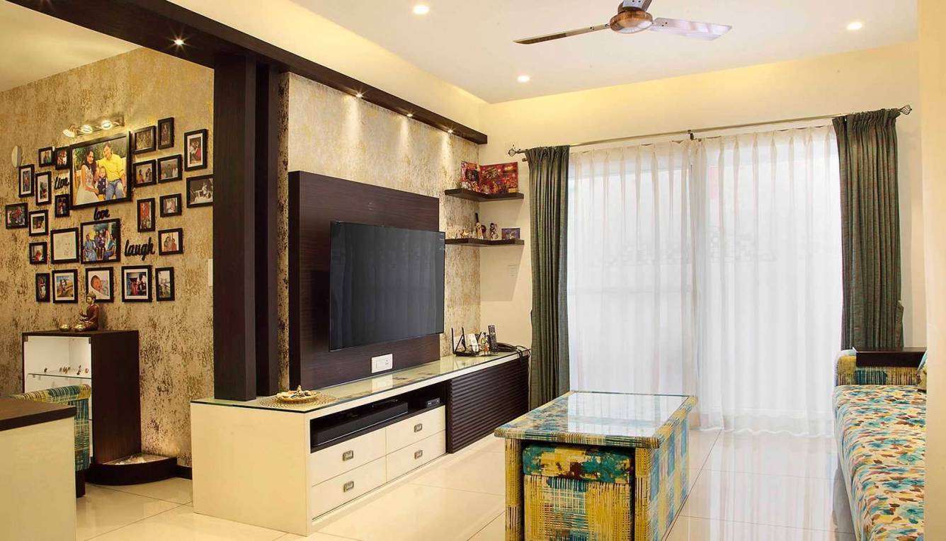  upper crest Living Area