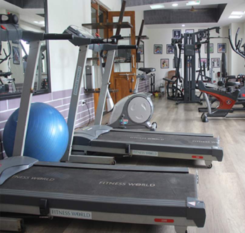  vijaya valencia Gymnasium