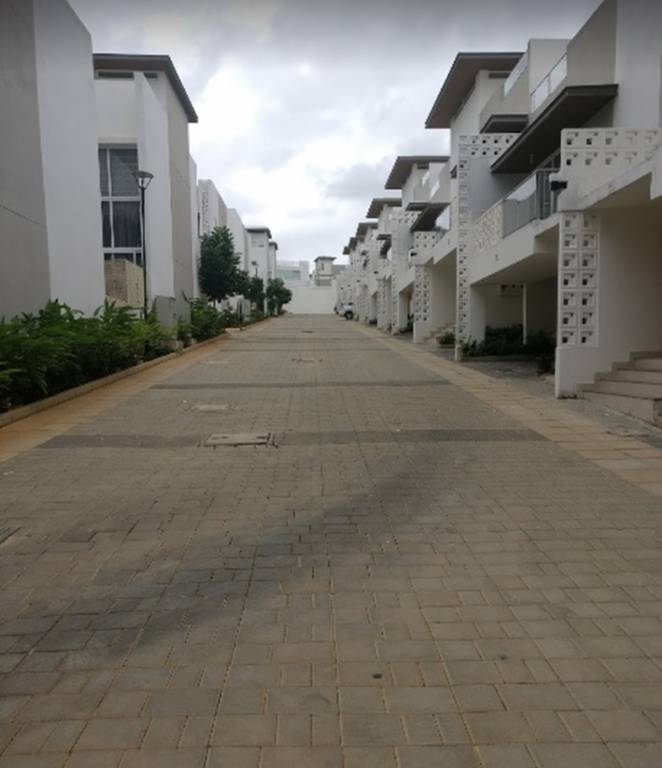  courtyard p4 Internal Roads & Footpaths