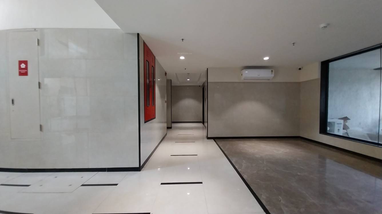  golf meadows Entrance Lobby