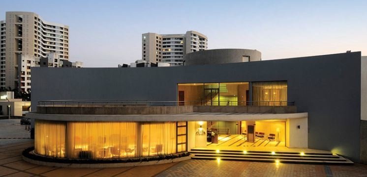  exquisite wing 3 Club House