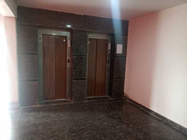 Lift(s) aavaas Lift(s)