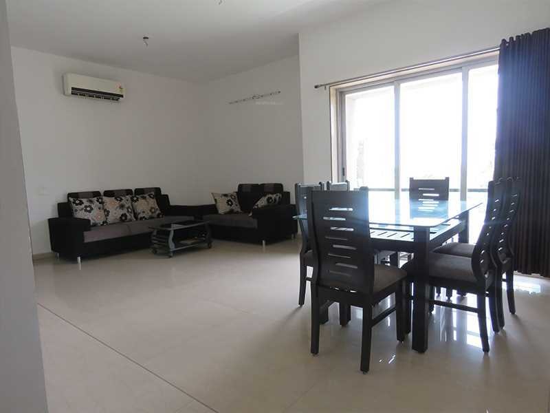  courtyard Living Area