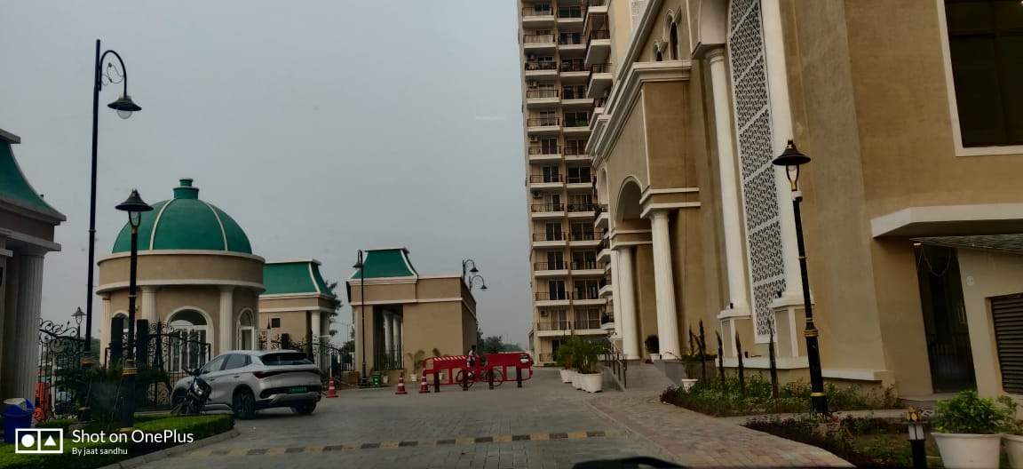  la parisian phase 1 t6 to t9 Paved Compound