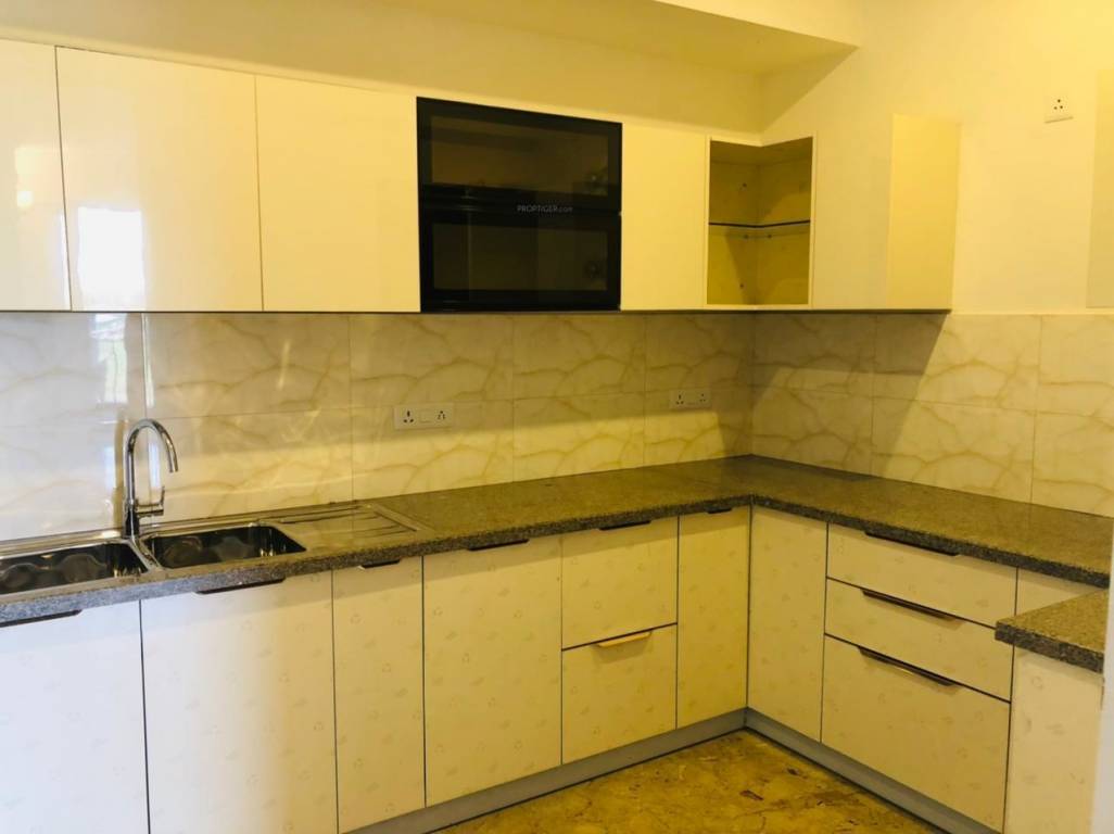 beverly golf avenue Kitchen