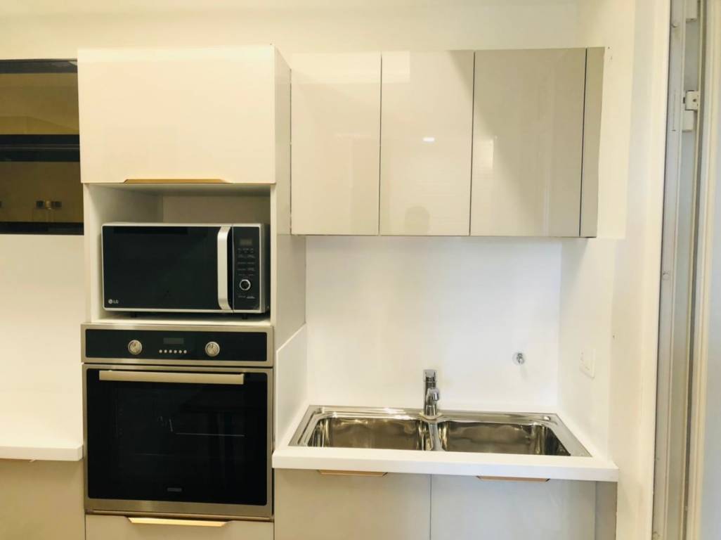 beverly golf avenue Kitchen