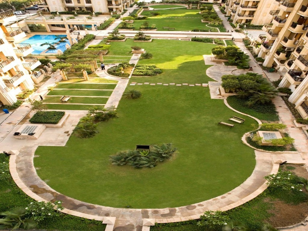  golf meadows iii Landscaped Gardens