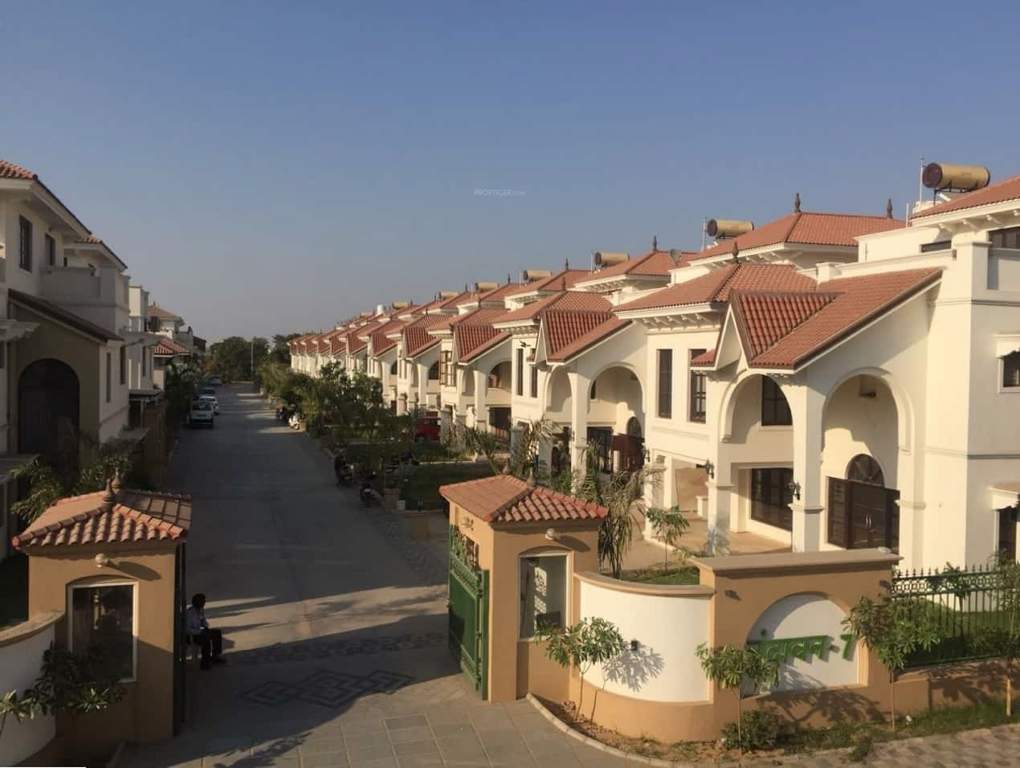  bunglows 7 Entrance Lobby