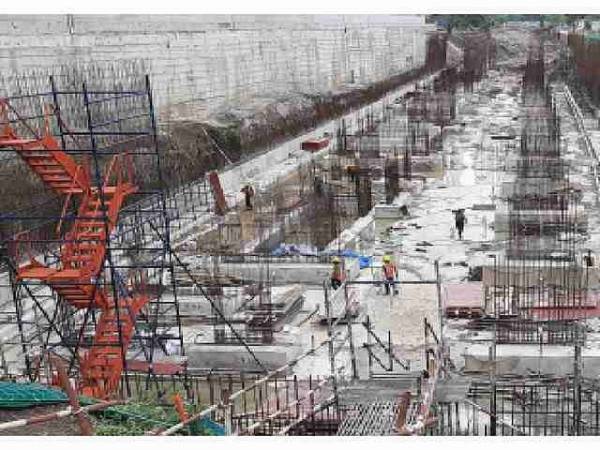 constructionStatus of Adani Atelier Greens