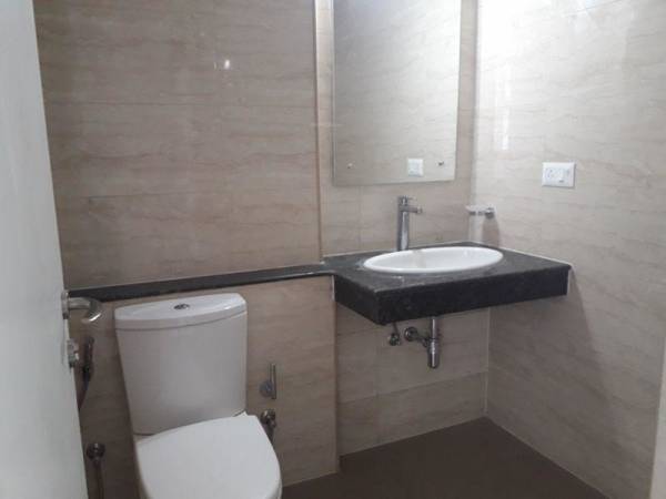  parkwest-mahogany-tower-7 Bathroom