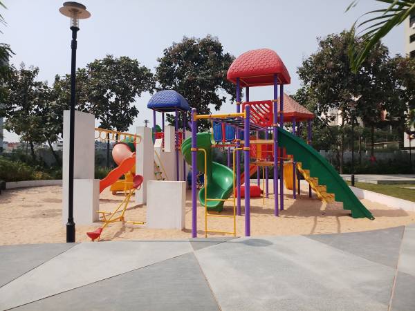  graffiti-phase-5 Children's play area