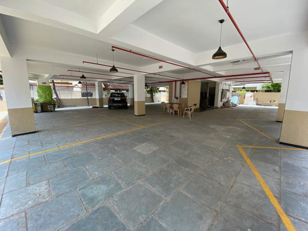  maniratna Car Parking